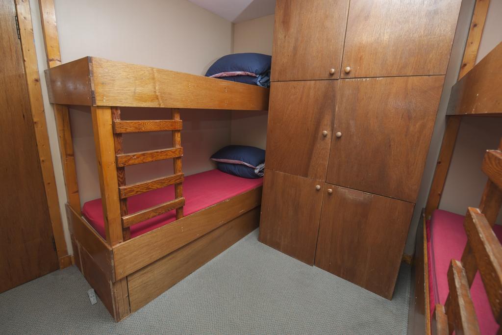 Craggan Outdoors Ardenbeg Bunkhouse Hostel Grantown-on-Spey Room photo