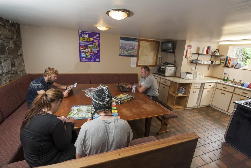 Craggan Outdoors Ardenbeg Bunkhouse Hostel Grantown-on-Spey Room photo